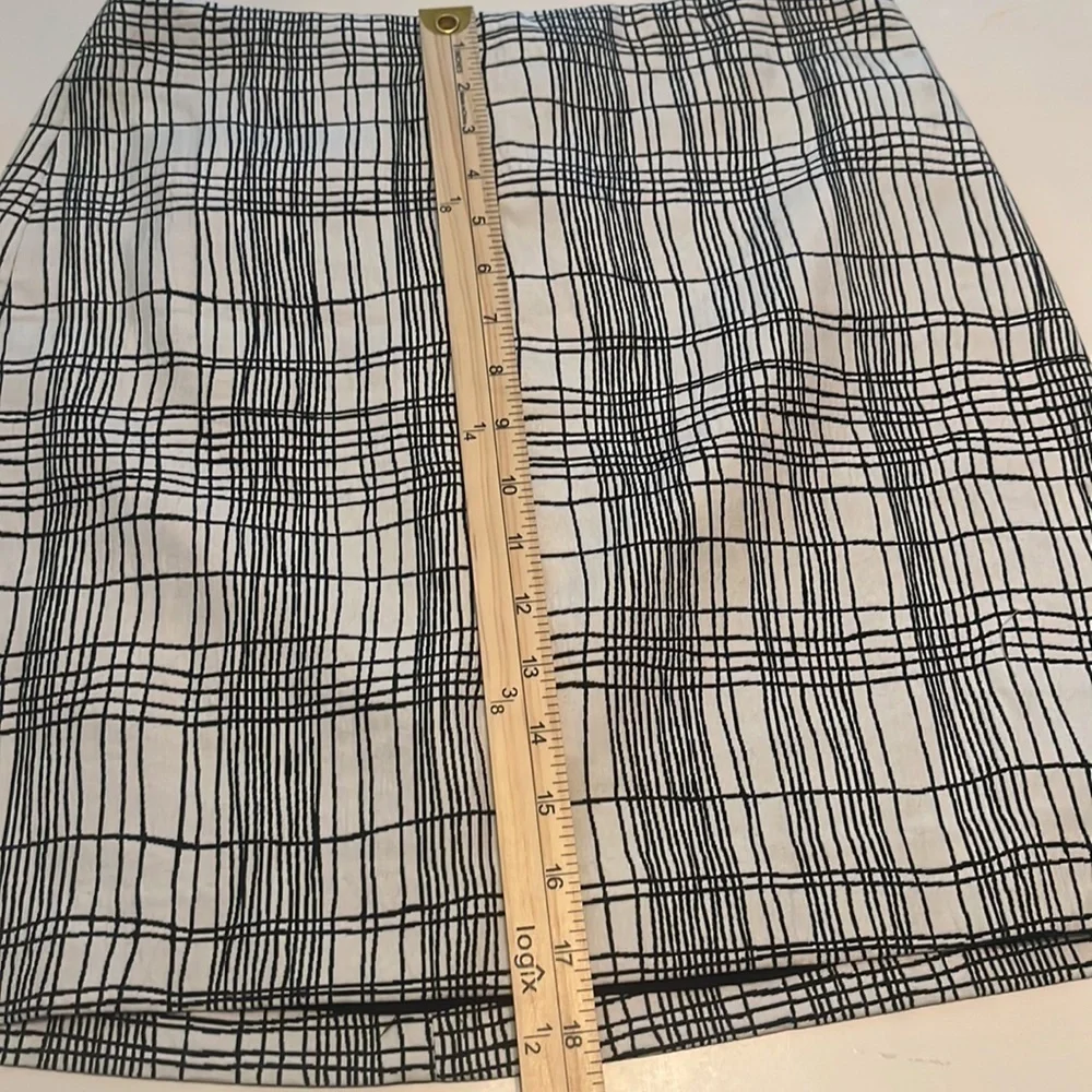 NWOT LOFT Black and White Grid Line Mini Shift Skirt Size 4